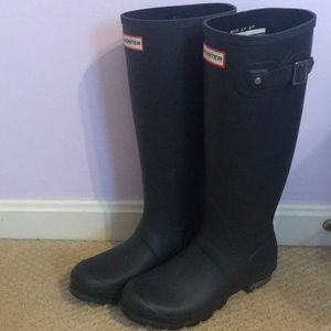 Black Tall Hunter Rainboots